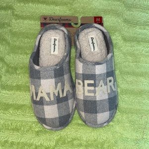 DEARFOAMS grey and white buffalo plaid slippers — New With Tags
